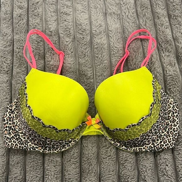 Victoria’s Secret lined Demi Bra - Picture 1 of 5